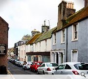 The current street deters pedestrian movement