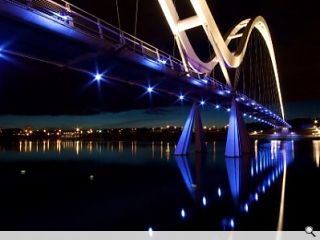 Stockton bridge takes pedestrians to infinity and beyond