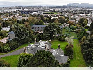 Edinburgh suburb of Murrayfield densifies with infill flats & townhouses