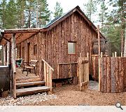 The Woodman's Hut forms part of the Lazy Duck campsite. It was largely built from the timber of a 260 year old Caledonian Pine tree which had to be chopped down following snow damage  