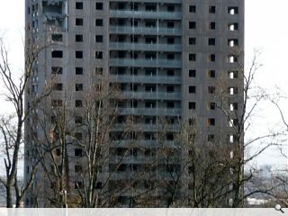 Govan looks up as Broomloan Court comes down