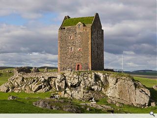 Smailholm Tower turf roof unveiled