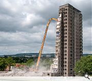 This long reach crane can stretch to 67m in height