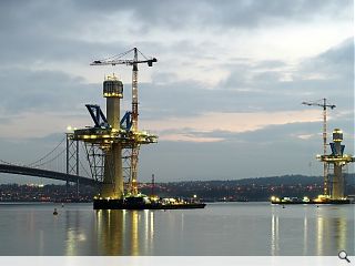 Queensferry Crossing towers reach halfway mark