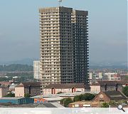 Two additional levels within the vertical slatted area at the towers summits, a drying room and winch level, lift the towers 6ft above Red Road