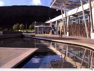 Campaigners protest against new Scottish Parliament entrance