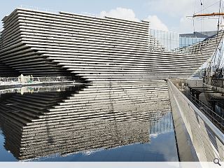 Kengo Kuma lauds V&A Dundee during site visit