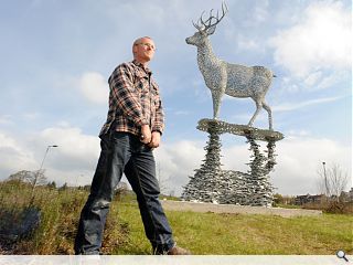 Andy Scott unveils Lomondgate stag sculpture