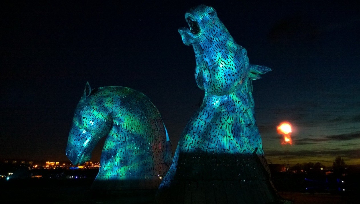 Falkirk’s Kelpies debut amidst blaze of sound and light : April 2014 ...